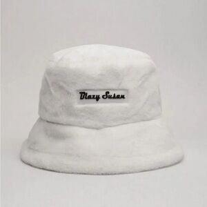 Blazy Susan White Faux Fur Fuzzy Bucket Hat